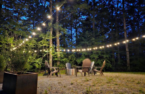Otis Ski Chalet | Family Lake Retreat Sauna, Deck & Games