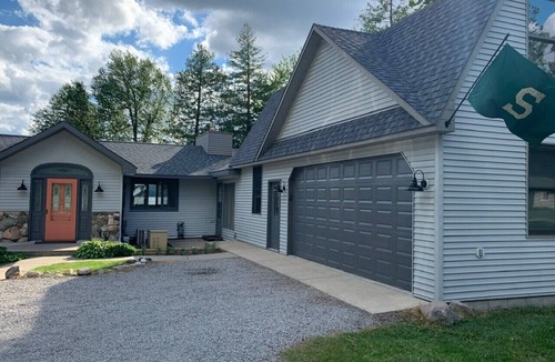 Grayling House | FAMILY Lakehouse - LOADS of FUN