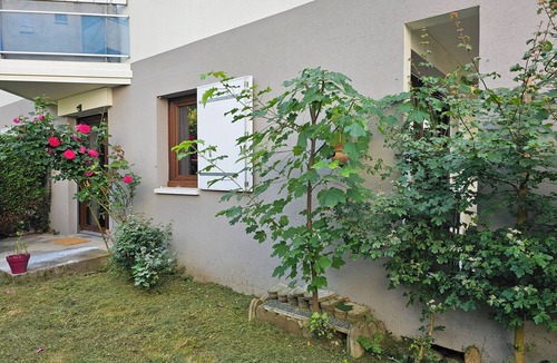 Cran-Gevrier Apartment | Family Modern Green Loft –La Tonnelle | Parking & Garden