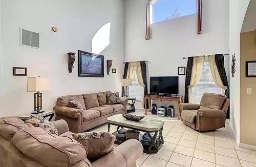 Seasons House | Family Oasis 5BR Villa with South Facing Pool and Games Room Near Disney