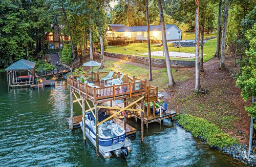 Mayhew House | Family Oasis w/Game Barn, Hot Tub, Kayaks, Pets OK