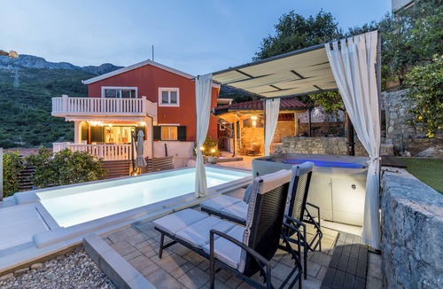 Zrnovnica House | Family paradise with private heated pool and jacuzzi
