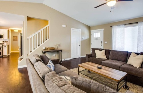 Larkspur House | Family + Pet Retreat Near Old Mill Bend