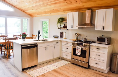 Dorset Cottage | Family-Ready Waterfront, Beach, Canoes Kayaks, Dog OK