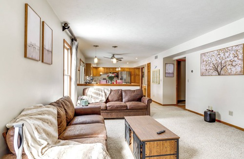 Beavercreek House | Family Retreat in Beavercreek Area w/Large Yard!