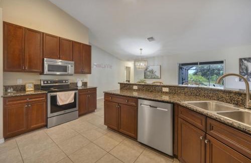 Port Charlotte House | Family Retreat - Sleeps 10 - Pool - Near Beach