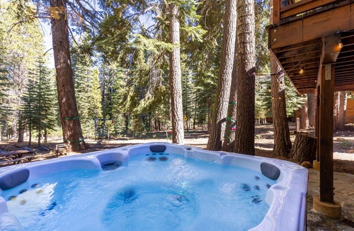 Truckee House | Family Retreat w/Games, Hot Tub, 2 Bunk Rooms, Desk & EV Charger | Near Trails