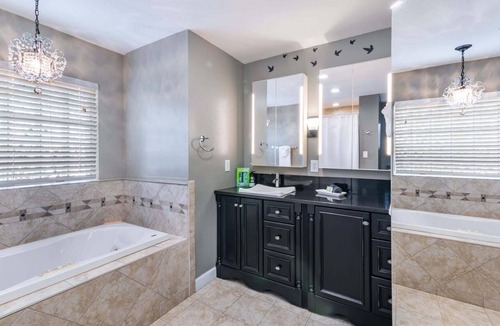 Plymouth House | Family Retreat with Pool, Fenced Yard, AC