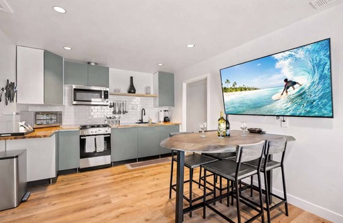 Stockton Apartment | Family Retreat with 11BR 26 Beds