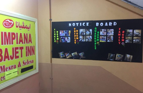 Bandar Kota Bharu House | Family Room 2 Queen Bed/4 pax with Aircond (bajet Murah)