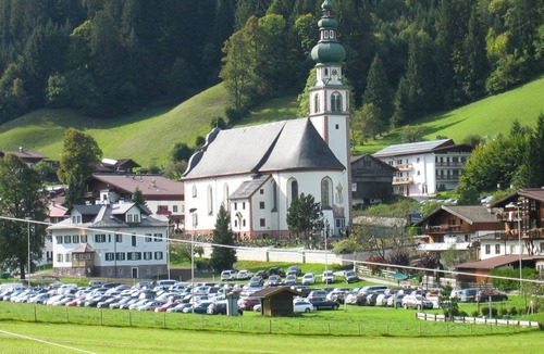 Oberau House | Family room, shower, toilet, 2 bedrooms - Gasthof Schneerose