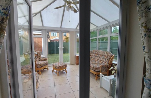 Rugby House | Family-run 5 star accommodation with Consistent Superhosts - home from home