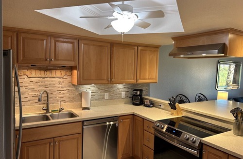 Lake Havasu City Condo | Family size Condo steps away from the London Bridge, Golf Course and Rotary Park