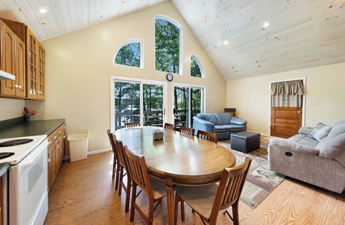 Lake Arrowhead Cottage | Family sized cottage near Gaylord on a private lake!