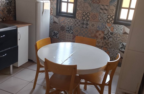 Recreio dos Bandeirantes Apartment | Family suite with pool, barbecue and services – 15 minutes from the beach.