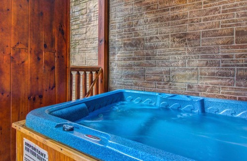 Hemlock Hills House | Family Ties Lodge