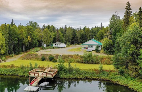 Nikiski House | Family vacation destination! Lake activities and game house!