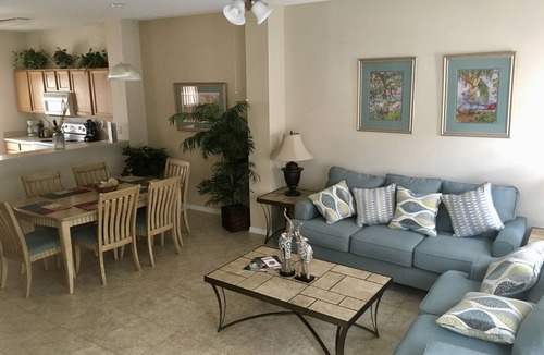 Kissimmee House | Family Vacation Resort with SPA near Orlando Parks & International Airport.