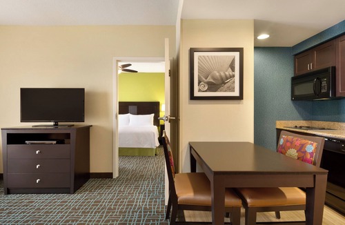Biggar Hotel | Family Vacation! Spacious Unit w/Kitchen, Free Breakfast, and Pool