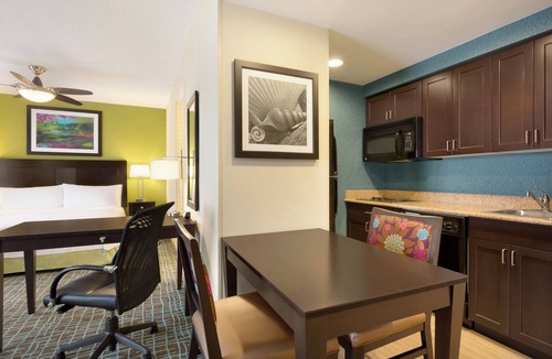 Biggar Hotel | Family Vacay! 3 Spacious Units w/Kitchen, Pool