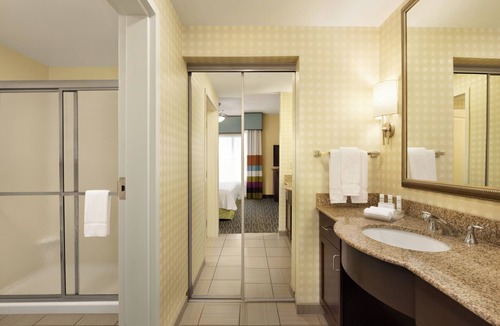Biggar Hotel | Family Vacay! 3 Spacious Units w/Kitchen, Pool