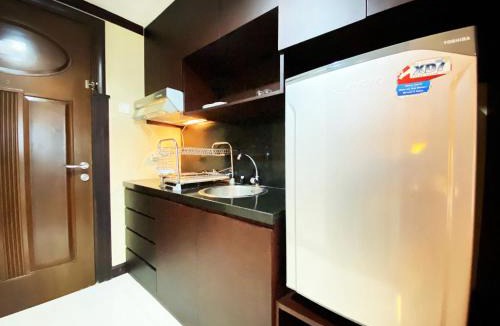 Braga Apartment | Fancy and Nice Studio at El Royale Apartment By Travelio