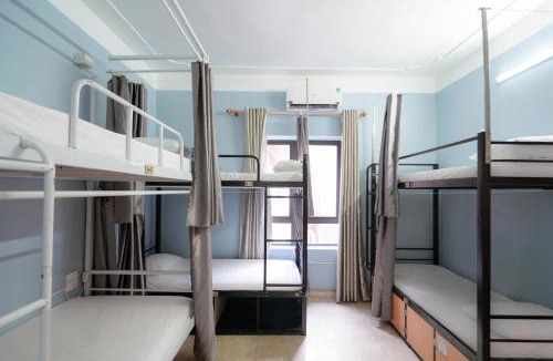 Bai Chay Hotel | Fancy Hostel and Bar