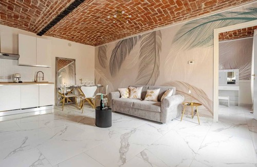 Riva Apartment | Fanstastic 2BDRM Biella Center!