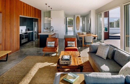 Raglan House | Fantails Hideaway Coastal Escape Luxurious
