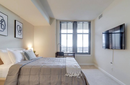 Aurora Highlands Condo | Fantastic 2/2 Condo @Pentagon City With Gym