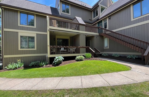Clymer Condo | Fantastic 2 bed/3 bath Loft in Camelot Condos! Sleeps 6; Walk to lodge!