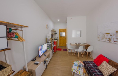Maribago Apartment | Fantastic 2 Bed Studio Condo in Mactan Cebu with Free parking