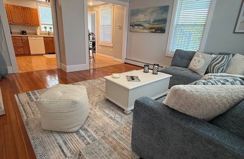 Beverly Apartment | Fantastic 2-bedroom apartment in Beverly by the beach - near historic Salem