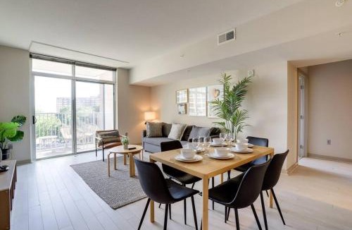 Crystal City Apartment | Fantastic 2BR Condo At Crystal City With Rooftop