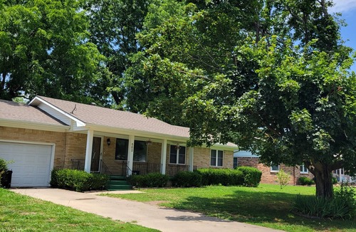 Green Forest House | Fantastic 3-bedroom house in serene Green Forest with cool AC