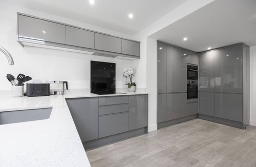 Gloucester House | Fantastic 3 Bedroom Home in Gloucester City