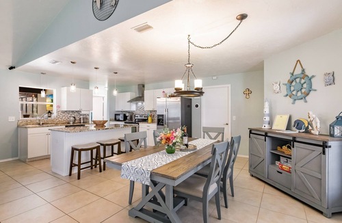 Laurel House | Fantastic 3-bedroom house with private heated pool