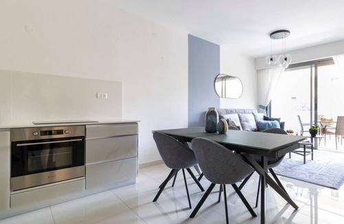 Jerusalem City Centre Condo | Fantastic 3BR Parking Terrace In City Center