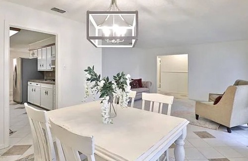 Abilene House | Fantastic 4-bedroom house in Abilene perfect for your getaway