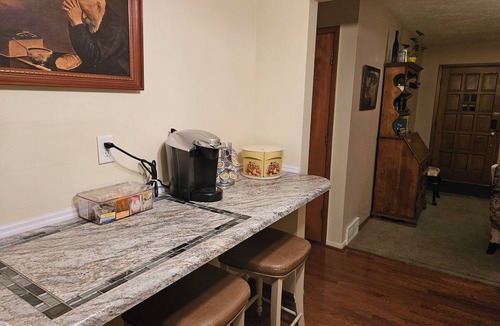 Fremont House | Fantastic 4bd house with ping-pong table & piano - close to state lakes.