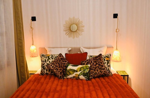 Menara House | Fantastic 5-bedroom RIAD with AC in Marrakech Pool and terrasse to relax.