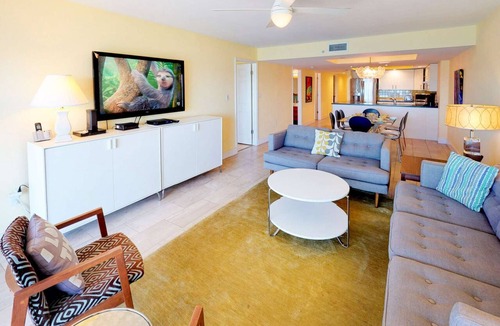 Madeira Beach Condo | Fantastic Beachfront Location. Beachfront Heated Pool. Top Floor Balcony. Spacious and Comfortable.