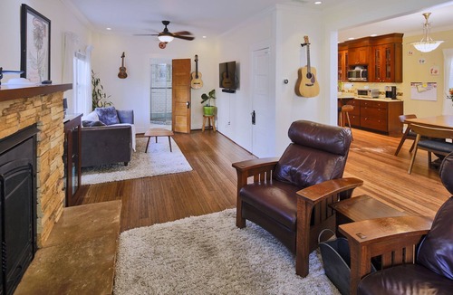 Lair Hill House | Fantastic Bungalow with Hot tub, Decks, Close to everything, modern and clean