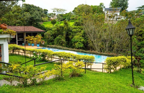 La Estrella House | fantastic chateau in Santa Rosa de Cabal amazing area close to hot spring waters