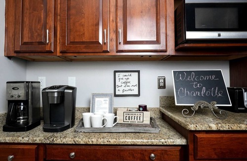 Charlotte Cottage | Fantastic Cottage with Fire Pit and Barbecue in Charlotte, North Carolina