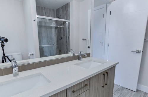 Southside House | Fantastic Duplex near U of A & Whyte ave