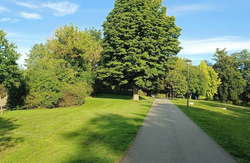 Bad Mingolsheim Apartment | Fantastic holiday flat near to park with thermal spa, only 20 min to Heidelberg.