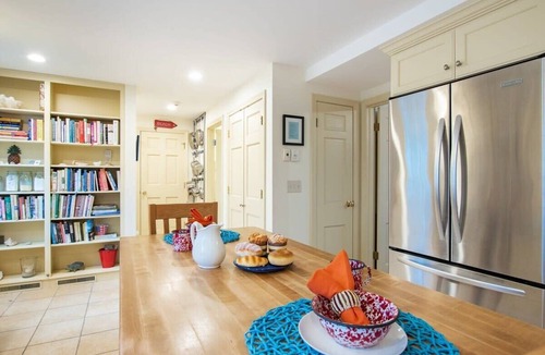 Orleans House | Fantastic Home by Eldridge Park!