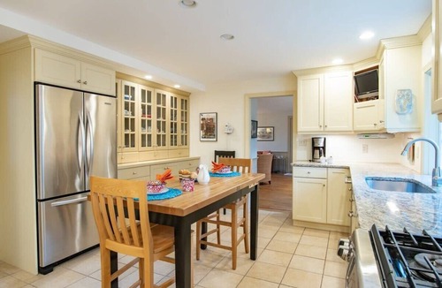Orleans House | Fantastic Home by Eldridge Park!