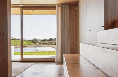 Lystrup Villa | Fantastic House by the Lake in Skødstrup Perfect for for family and long stays